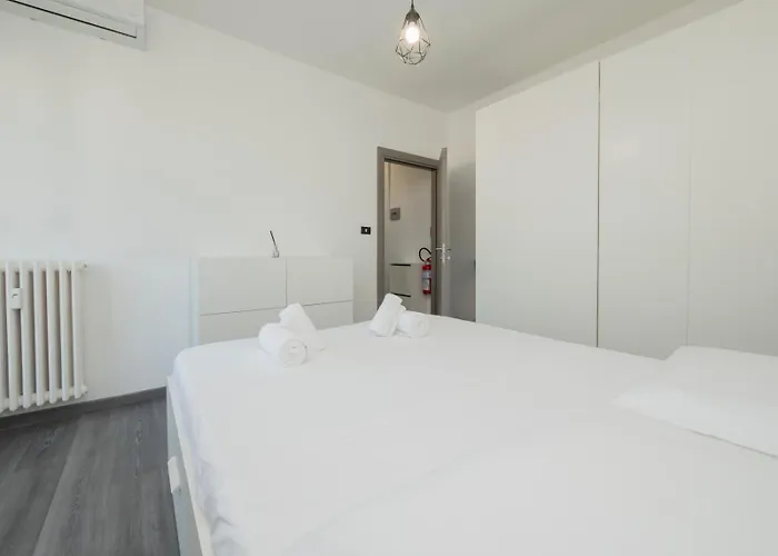Appartamento I-host - Omero 17 *