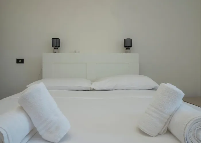 I-host - Omero 17 Milano